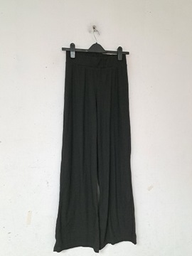 Trendyol czarne prążkowane spodnie luźne M