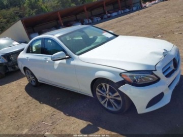 Mercedes Klasa C W205 2015 Mercedes-Benz Klasa C 2015 MERCEDES-BENZ C 300 2.0 Benzyna 241KM, zdjęcie 1