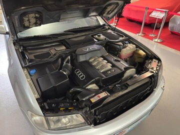 Audi A8 D2 Sedan 3.7 quattro 230KM 1997 Audi A8 (D2) 3.7 V8 Quattro - 1997 Elegancja, moc i niemiecka precyzja, zdjęcie 8