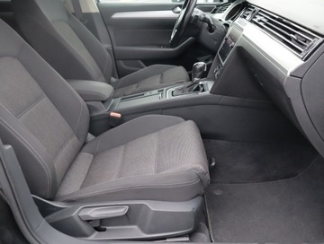 Volkswagen Passat B8 Limousine 2.0 TDI BlueMotion SCR 150KM 2019 VW Passat 2.0 TDI, Salon Polska, Automat, VAT 23%, zdjęcie 8