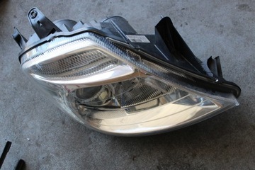 CITROEN C8 LAMPA REFLEKTOR PRZÓD XENON PRAWA STRON