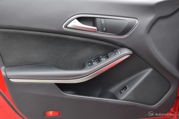 Mercedes CLA C117 Shooting Brake Facelifting 2.0 220 184KM 2017 Mercedes-Benz CLA CLA 220 4-MATIC 184KM Shooting-Brake AMG Panorama Salon, zdjęcie 17