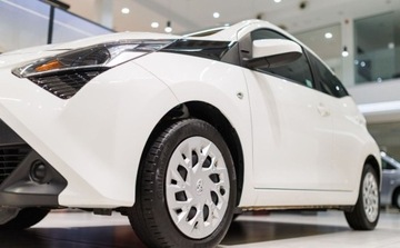 Toyota Aygo II Hatchback 3d Facelifting 1.0 VVT-i 72KM 2019 Toyota Aygo 1.0 VVT-i X-play Benzyna 72KM, zdjęcie 13