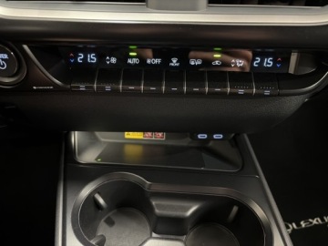 Lexus UX Crossover Facelifting 2.0 250h 184KM 2023 Lexus UX 250h GPF F Sport Design 2WD Lexus UX 250h, zdjęcie 16