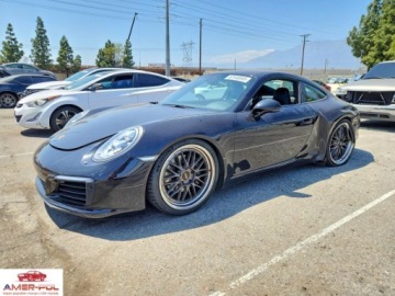 Porsche 911 991 Carrera 2/2S Coupe Facelifting 3.0 370KM 2017 Porsche 911 CARRERA Black 3.0 Benzyna 370KM