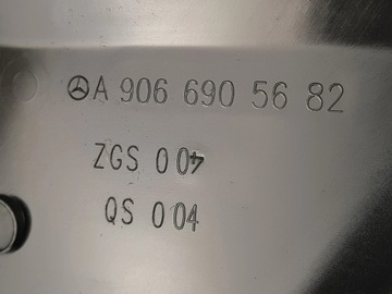 LIŠTA BOČNÍ PRAVÁ PRAVÝ ZADNÍ MERCEDES SPRINTER W906 A9066905682