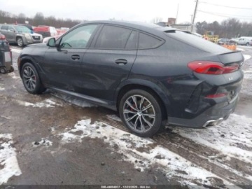 BMW X6 G06 2023 BMW X6 xDrive40i 2023 3.0 Benzyna 335KM, zdjęcie 3