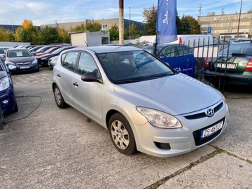 Hyundai i30 I Hatchback 1.6 CRDi 90KM 2009 Hyundai i30 Zarejstrowaney nowe sprzeglo 1.6 Diesel 90KM, zdjęcie 2