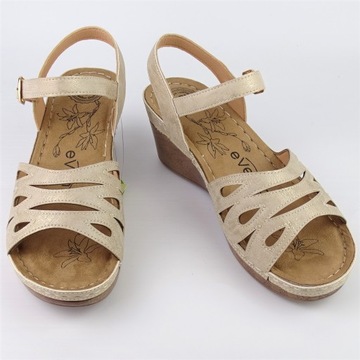 БОСОНОЖКИ НА ТЕЛЕЖКЕ ЖЕНСКИЕ, СВЕТЛО-БЕЖЕВЫЕ, размер 39.