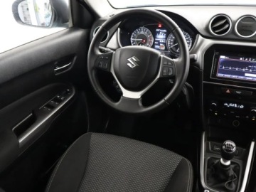 Suzuki Vitara III SUV Facelifting 1.4 BoosterJet 140KM 2019 Suzuki Vitara 1.4 BoosterJet, Salon Polska, zdjęcie 5