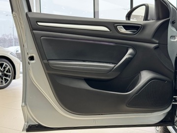 Renault Megane IV GrandCoupe Facelifting 1.3 TCe 140KM 2022 Renault Megane Intens / Ambiente / Kamera cofania, zdjęcie 10