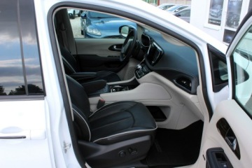 Chrysler Pacifica II 2023 Chrysler Pacifica 4X4 7 osób Panorama, zdjęcie 13