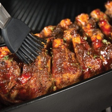 Żeliwna brytfanna do żeberek Broil King 69615