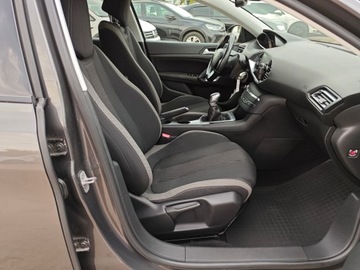 Peugeot 308 II SW 1.2 PureTech 110KM 2017 PEUGEOT 308 Hatchback 5d 1.2 PureTech 110KM, Manual,2 x Klucz, Serwisowany, zdjęcie 25