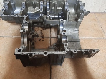 НИЖНИЙ РОЛИК БЛОК ДВИГАТЕЛЯ HONDA CBR 1000F