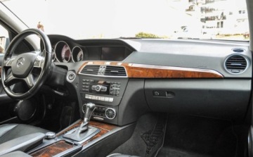 Mercedes Klasa C W204 Limuzyna 3.5 350 4MATIC 306KM 2012 Mercedes-Benz Klasa C 3,5 (306KM) 2012 r. Lift Automat 4Matic 3.5 Benzyna, zdjęcie 9