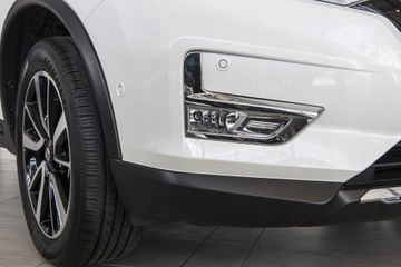 NISSAN X-TRAIL 17+ ПЕРЕДНИЕ ГАЛОГЕННЫЕ КРЫШКИ ПОДЪЕМНИКА