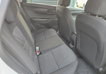 Hyundai Bayon SUV 1.2 MPI 84KM 2021 Hyundai Bayon Cena za auto juz zarejestrowane w Polsce. 1.2 Benzyna 84KM, zdjęcie 10