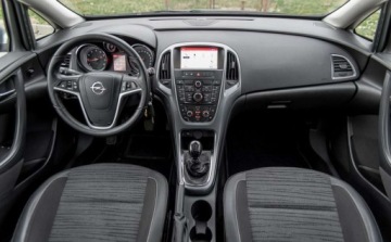 Opel Astra J GTC 1.4 Turbo ECOTEC 120KM 2015 Opel Astra Opel Astra 1.4 Benzyna 120KM, zdjęcie 33