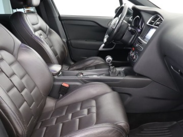 DS 4 I Hatchback Facelifting 2015 1.2 PureTech 131KM 2016 DS 4 1.2 PureTech, Skóra, Navi, Xenon, Bi-Xenon, zdjęcie 8