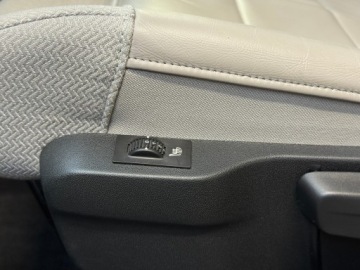 Citroen C4 Cactus Crossover Facelifting 1.2 PureTech 110KM 2018 Citroen C4 Cactus Polski Salon Podgrzewane fotele, zdjęcie 19