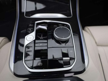 BMW X5 G05 SUV Plug-In Facelifting 3.0 50e 490KM 2025 BMW X5 xDrive50e Individual Edition Suv 3.0 (489KM) 2025, zdjęcie 9