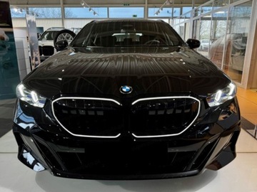 BMW Seria 5 G90-91 Touring 2.0 520d 197KM 2025 Touring 520d xDrive Sport Combi 2.0 (197KM) 2025, zdjęcie 4