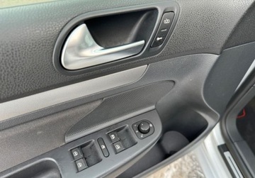 Volkswagen Golf V Hatchback 1.4 i 16V 75KM 2006 Volkswagen Golf Wersja Goal, zadbany 1.4 Benzyna 75KM, zdjęcie 21