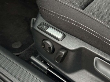 Volkswagen Passat B8 Variant Facelifting 2.0 TDI SCR 150KM 2022 Volkswagen Passat 2.0 TDI 150KM Business DSG SerwisASO Acc Led Nawi AppCon, zdjęcie 17