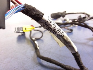 AUDI TT 8J SVAZEK DVEŘE PRAVÁ 8J0971030K