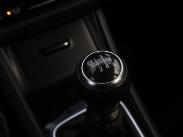 Toyota Auris II Touring Sports Facelifting 1.6 Valvematic 132KM 2018 Toyota Auris 1.6 Valvematic, Salon Polska, zdjęcie 15