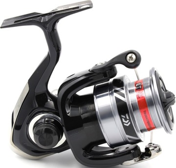 KOŁOWROTEK SPINNINGOWY DAIWA RX LT 2000}