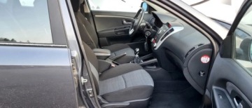 Kia Ceed I SW Facelifting 1.6 DOHC CVVT 126KM 2010 Kia Ceed 1.6 125 KM bezwypadkowa klimatronic szyberdach 1.6 Benzyna 125KM, zdjęcie 17