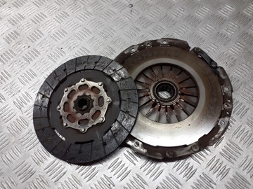 DOCISK SPRZĘGŁĄ Z TARCZĄ ALFA ROMEO GT 1.9 JTD