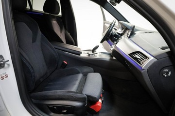 BMW Seria 5 G30-G31 Touring 520d 190KM 2019 BMW 520 190KM*xDrive*Mpakiet*Salon, zdjęcie 22