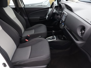 Toyota Yaris III Hatchback 5d Facelifting 2017 1.5 Hybrid 100KM 2018 Toyota Yaris 1.5 Hybrid, Salon Polska, Automat, zdjęcie 8