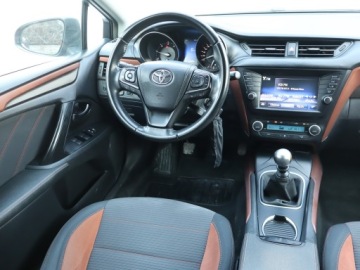 Toyota Avensis III Wagon Facelifting 2015 1.6 D-4D 112KM 2015 Toyota Avensis 1.6 D-4D, Salon Polska, VAT 23%, zdjęcie 6