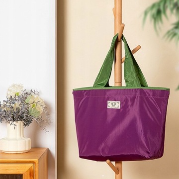 Большая многоразовая сумка для покупок на шнурке.