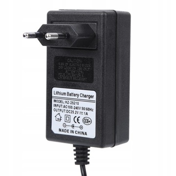 ЭЛЕКТРИЧЕСКОЕ ЗАРЯДНОЕ УСТРОЙСТВО ДЛЯ СКЕЙТБОРДА EU 25,2 В