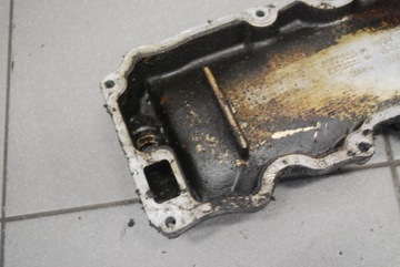KRYT BLOKU MOTORU AUDI A8 D2 4.2 AQF 077103131E