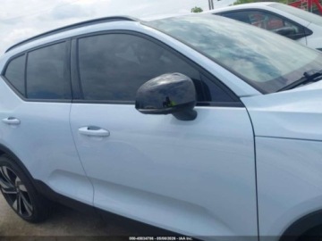 Volvo XC40 2025 Volvo XC 40 B5 Plus Dark Theme 2025 2.0 Benzyna 247KM, zdjęcie 6