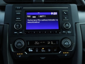 Honda Civic X 2018 Honda Civic 1.0 VTEC Turbo, Salon Polska, zdjęcie 16