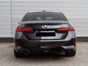 BMW Seria 5 G90-91 Touring 2.0 520d 197KM 2025 BMW Seria 5 520d xDrive Sport Sedan 2.0 (197KM) 2025, zdjęcie 3