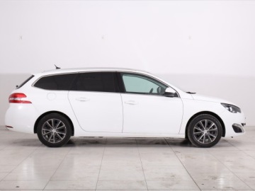 Peugeot 308 II SW 1.2 PureTech 130KM 2015 Peugeot 308 1.2 PureTech, Automat, Navi, Klima, zdjęcie 5