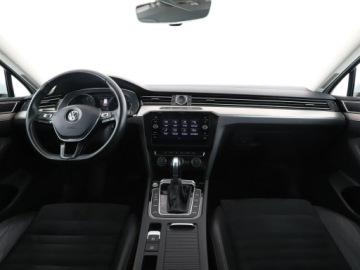 Volkswagen Passat B8 Variant 1.5 TSI EVO 150KM 2019 Volkswagen Passat Variant full led dsg navi kamera, zdjęcie 14