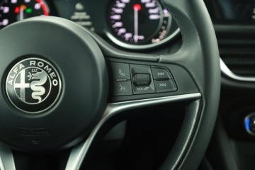 Alfa Romeo Stelvio SUV 2.0 Turbo 200KM 2017 Alfa Romeo Stelvio 2.0 Turbo Q4, Salon Polska, zdjęcie 18