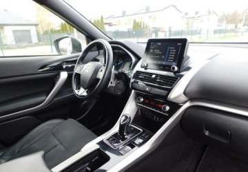 Mitsubishi Eclipse Cross SUV PHEV 2.4 188KM 2022 Mitsubishi Eclipse Cross 2,4 PHEV z Gwarancja Model 2023r 2.4 188KM, zdjęcie 7