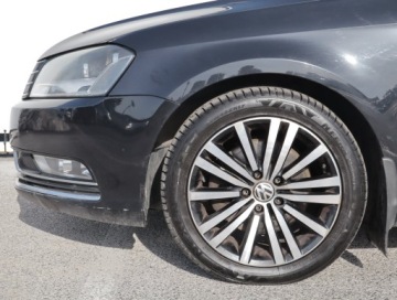 Volkswagen Passat B7 Variant 2.0 TDI CR DPF BlueMotion 140KM 2011 VW Passat 2.0 TDI, Salon Polska, Klima, zdjęcie 14