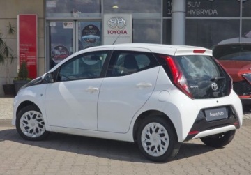 Toyota Aygo II Hatchback 3d Facelifting 1.0 VVT-i 72KM 2021 Toyota Aygo Toyota Aygo 1.0 VVT-i X-play Fv23 Kinto Leasing 72KM, zdjęcie 3