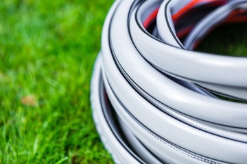 NEO Strong садовый шланг 50 м 1/2 дюйма + стальная катушка + разбрызгиватель + набор соединителей